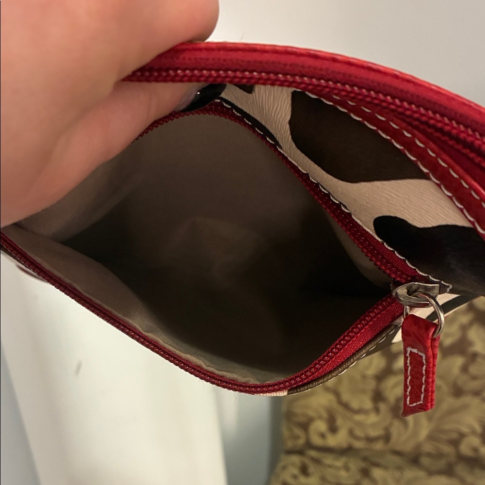 Red and Brown Giraffe Print Crossbody Bag - Picture 3 of 14